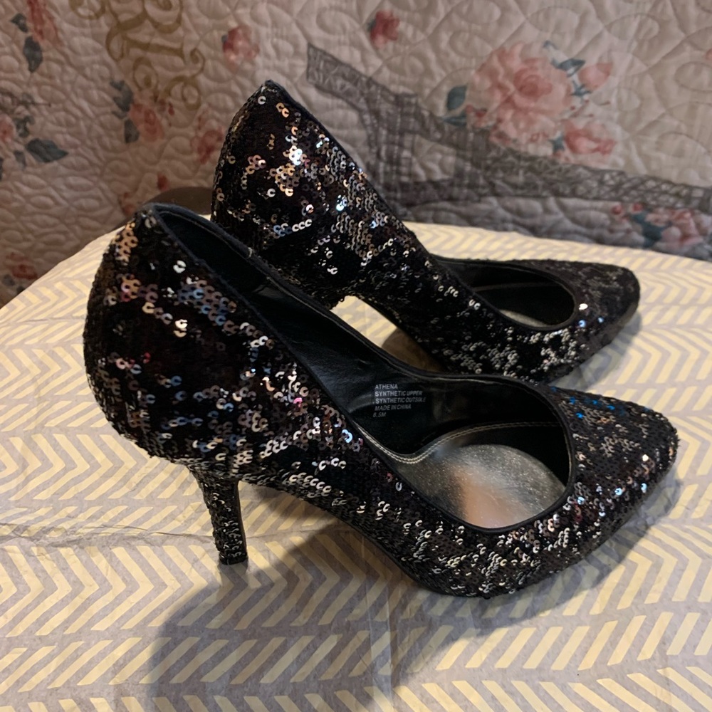 WHITE HOUSE / BLACK MARKET ATHENA” BLACK & SILVER DOUBLE SEQUENCE